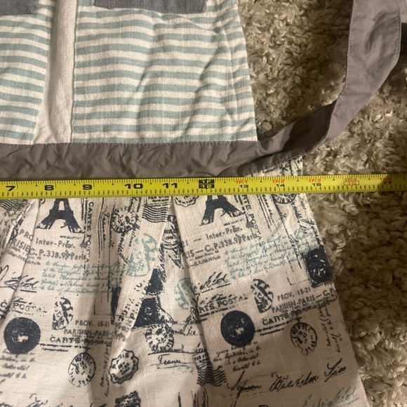 Kids bakers apron with Paris design excellent condition - Picture 5 of 6